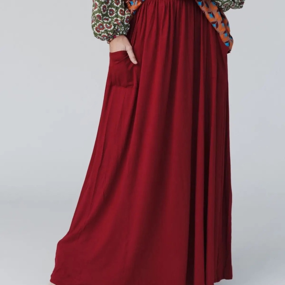 Pocketed Maxi Skirt - Burgundy